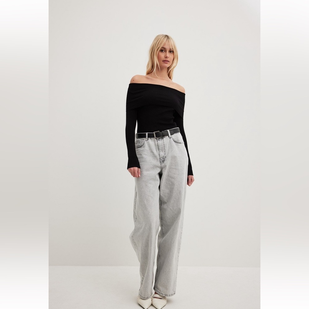 NA-KD Offshoulder Top